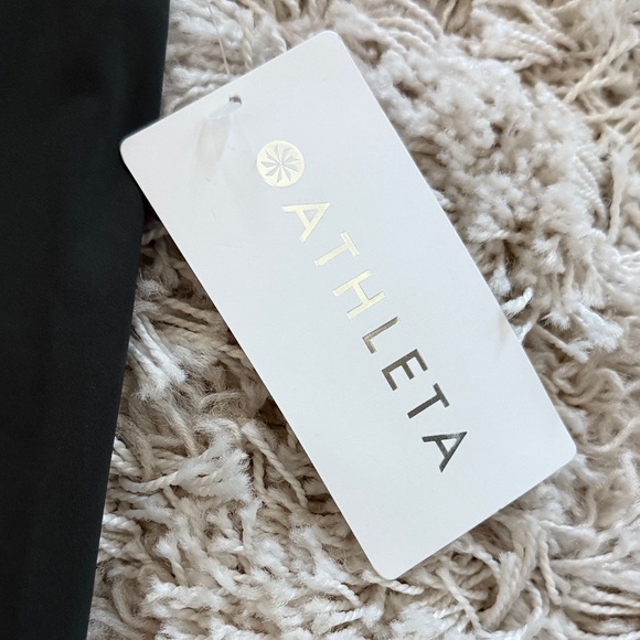 NWT Athleta Challenge 7/8 Tight Forest Green Leggings size M - Picture 3 of 7